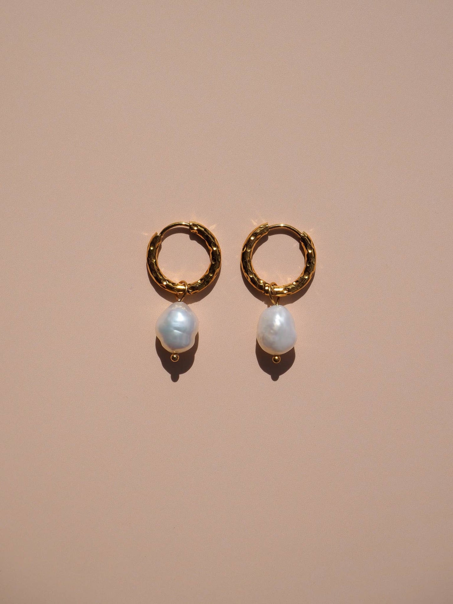 18K Gold Freshwater Pearl Hammered Hoops