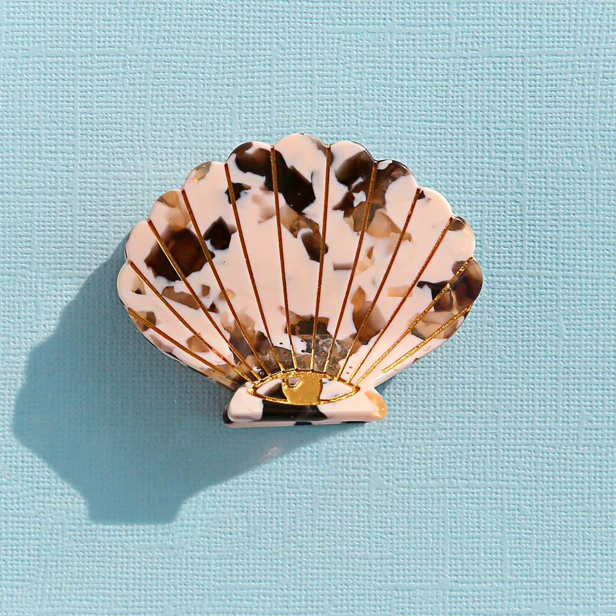 Marble Shell Clip