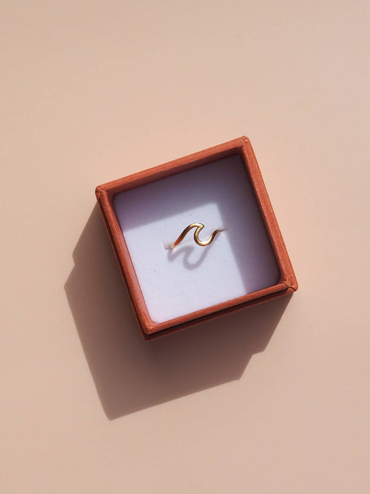 18K Gold Wave Ring Adjustable