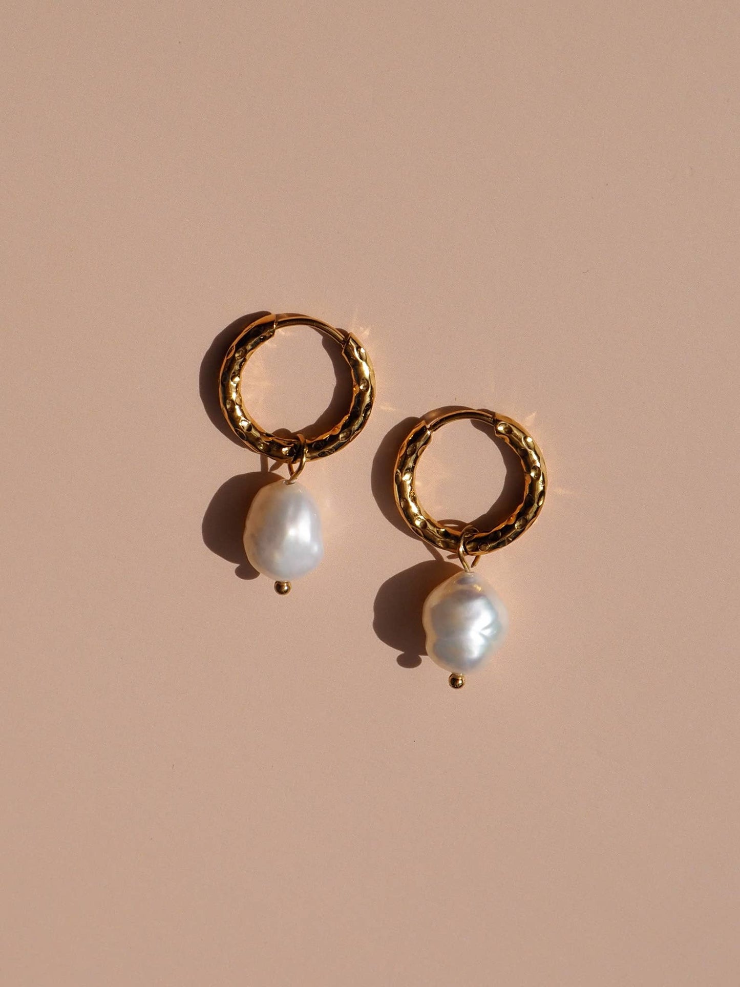 18K Gold Freshwater Pearl Hammered Hoops