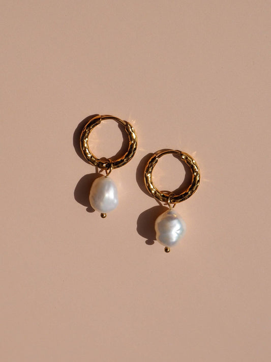 18K Gold Freshwater Pearl Hammered Hoops