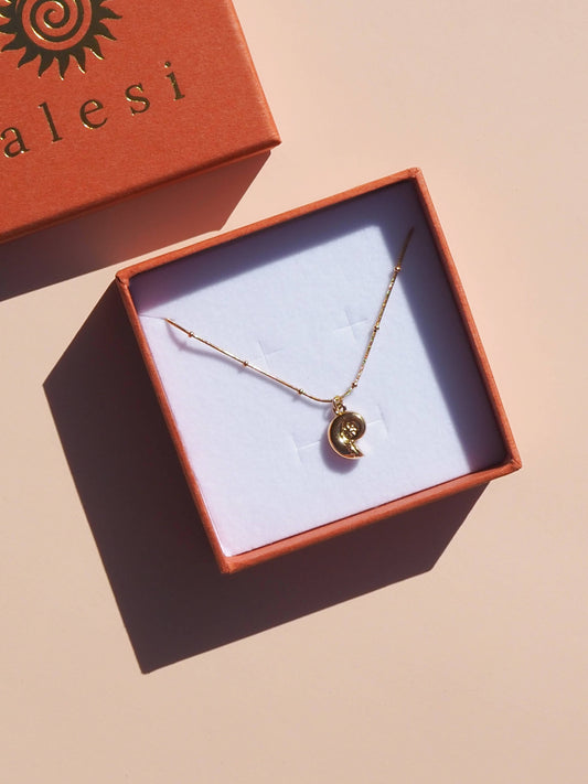 Spiral Seashell Necklace Satellite 18K Gold