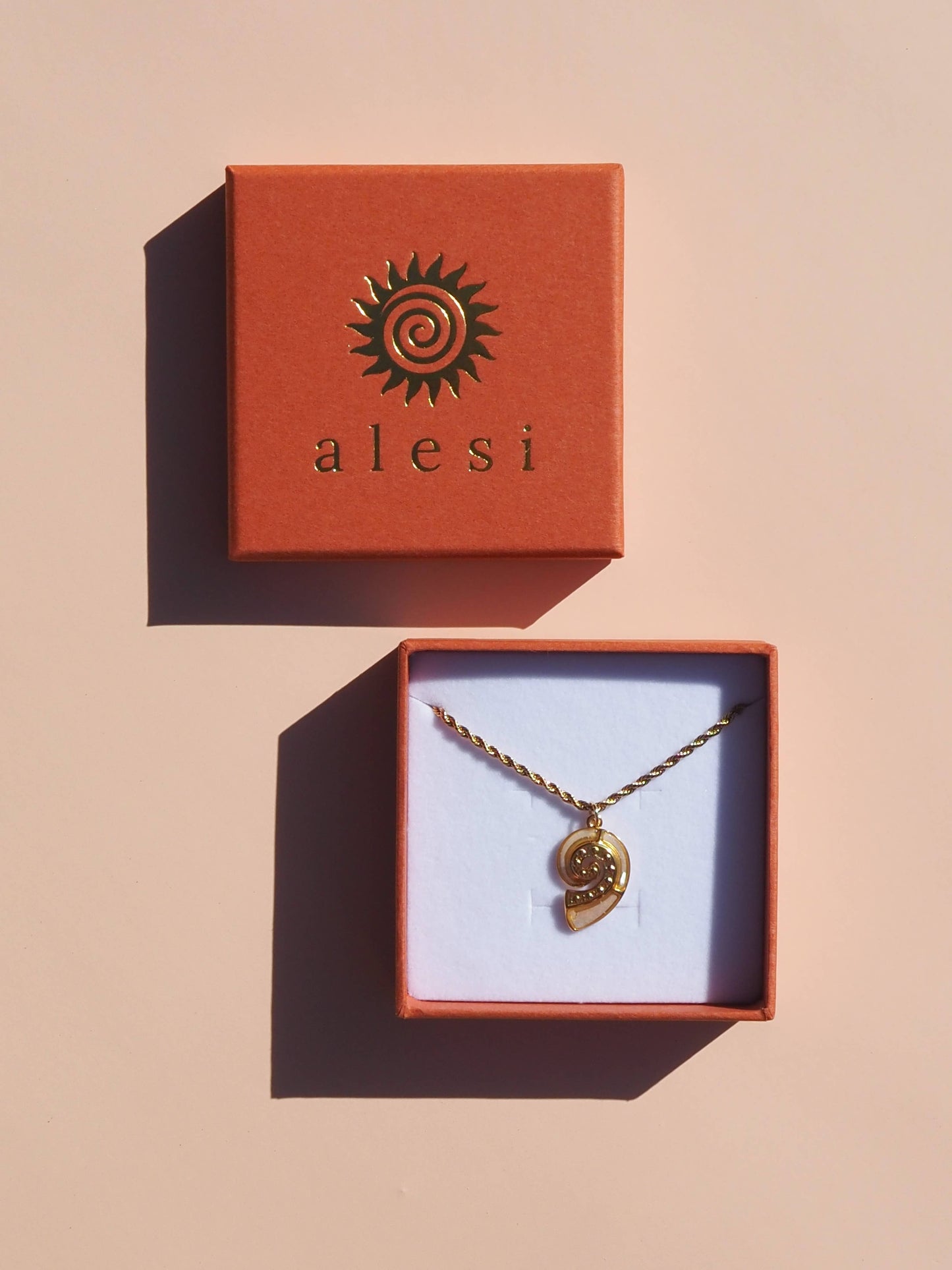Mother of Pearl Spiral Shell Rope Necklace 18K Gold