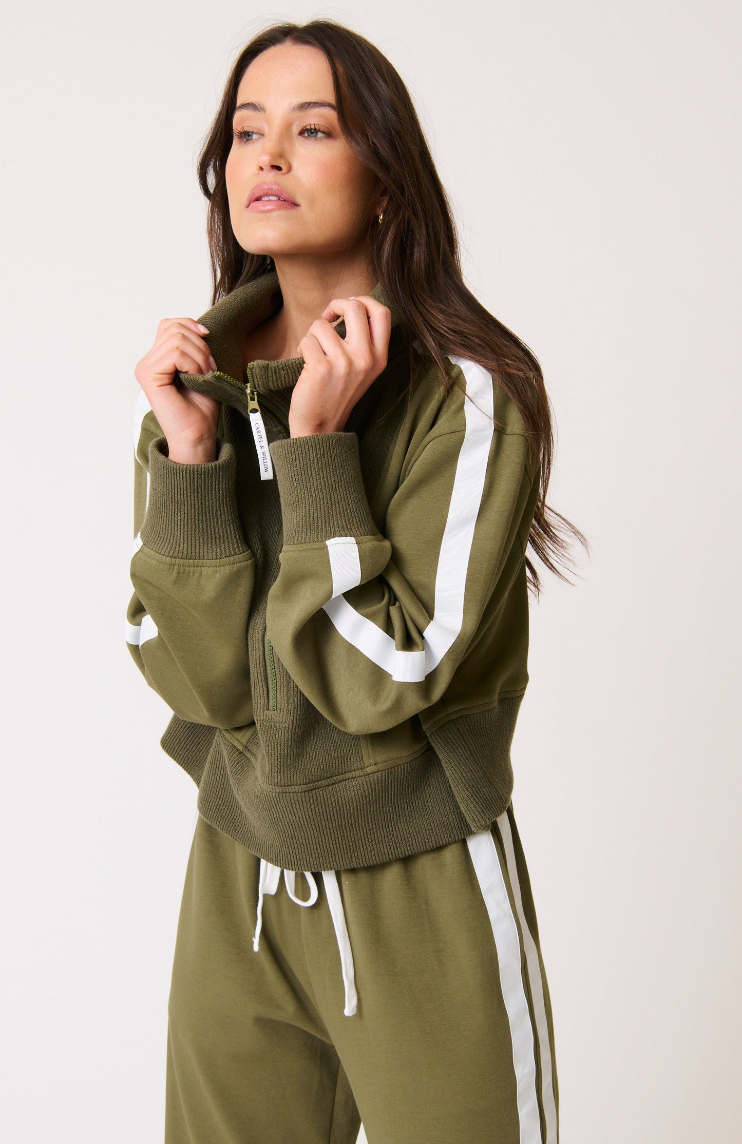 Annie Sweater - Khaki/ White