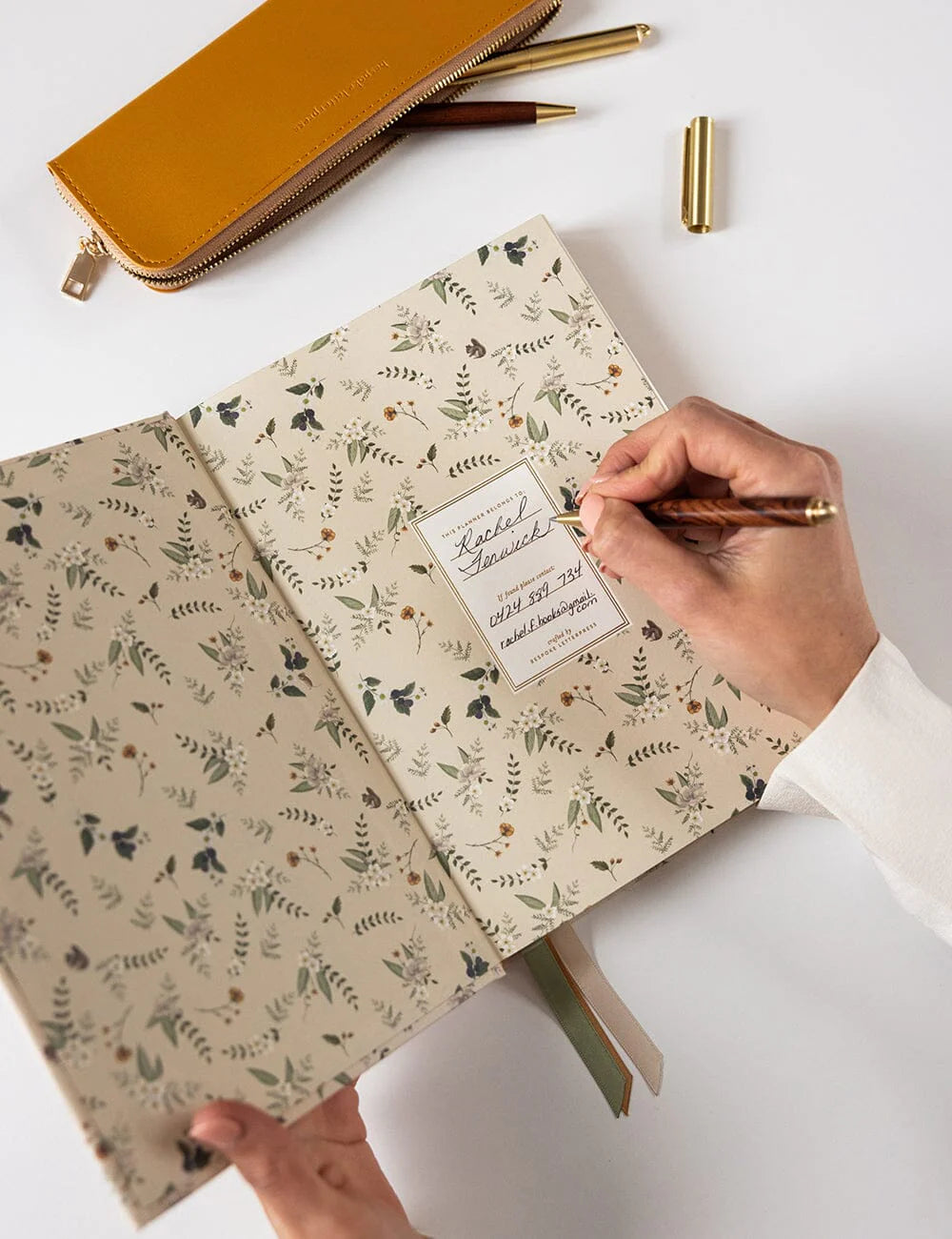 2026 Desktop Linen Bound Planner - Button Fern