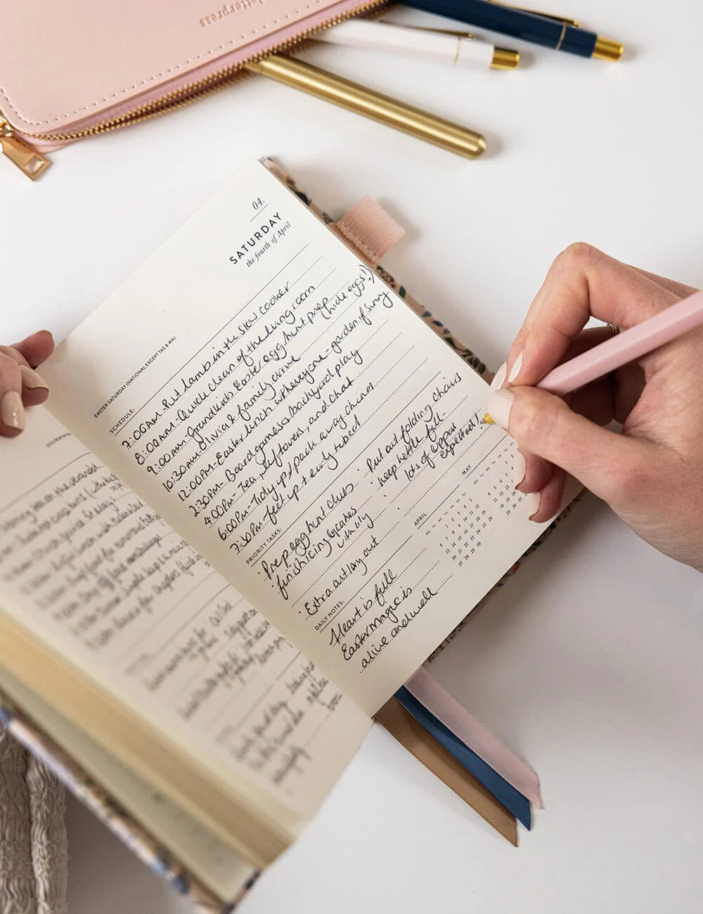 2026 Day to a Page Linen Bound Planner - Bluebuds