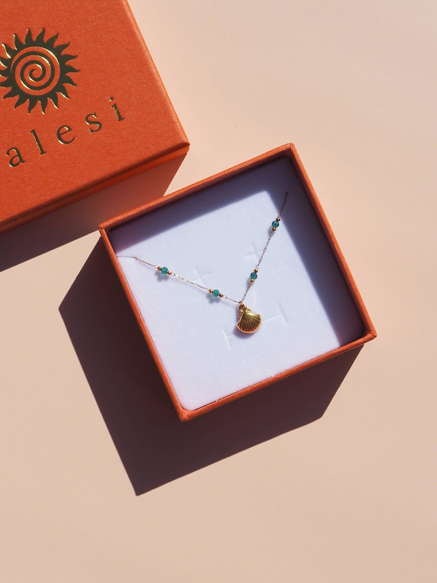 Seashell Green Satellite Necklace 18K Gold