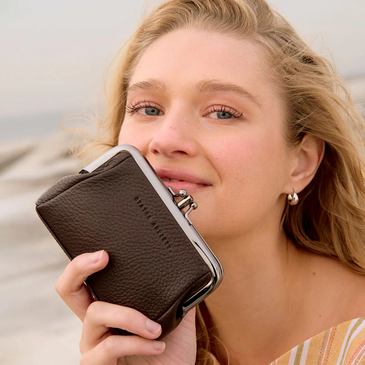 Volatile Wallet - Cocoa